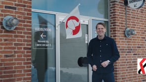 Fasadflagga med stång och fästen